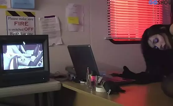 He Loved Her Pussy So Much, She Gave Him a Blowjob